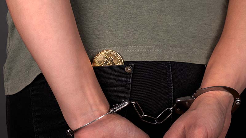 Bitfinexハッキング事件の容疑者2人を逮捕「36億ドル相当の暗号資産」を押収