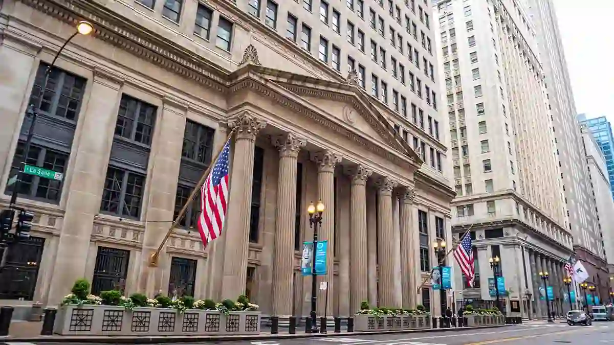 米FRBが利下げを見送り、ビットコインは大幅な変動なく推移｜金融政策変更も影響限定（US Federal Reserve holds off on rate cut; Bitcoin remains steady with limited impact from policy shift）