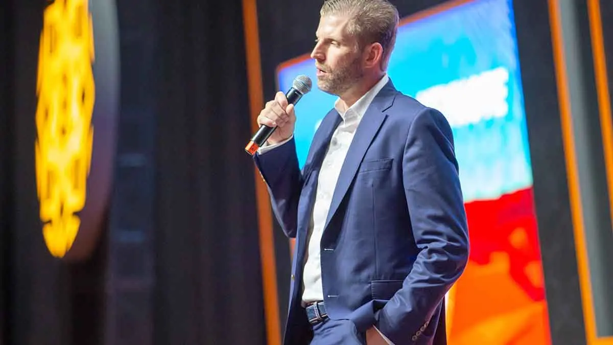 「銀行が仮想通貨を標的に」トランプ次男が名指し批判、クラリティ法で対立激化