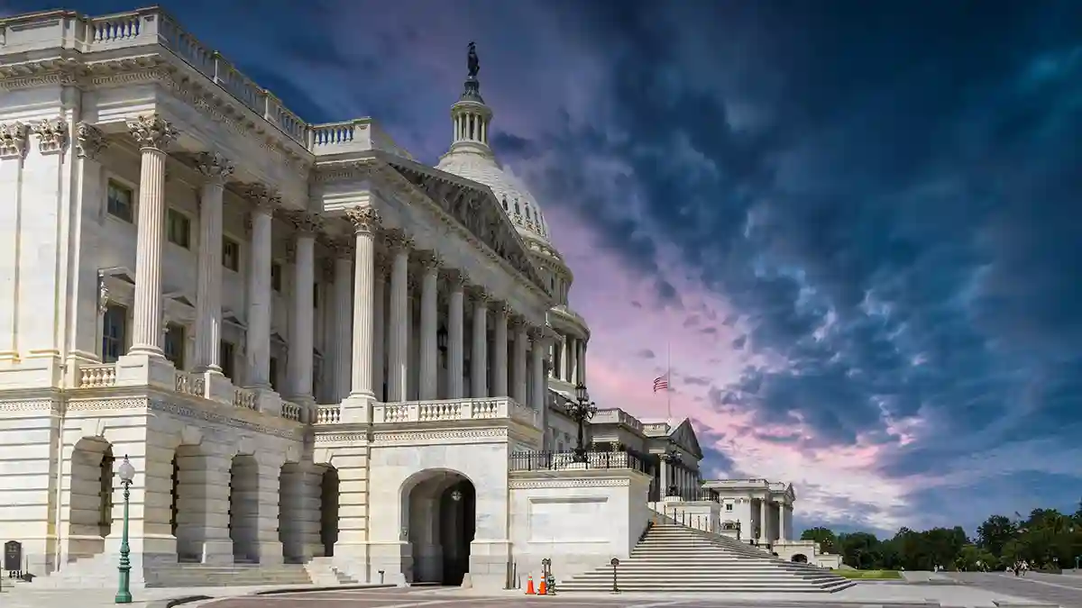 CLARITY新草案「ホワイトハウス合意から逸脱」ステーブルコイン保有報酬を禁止する方向へ