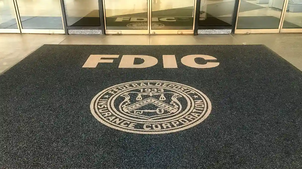 FDIC分析「仮想通貨関連預金が急流出」チョークポイント2.0再燃の懸念