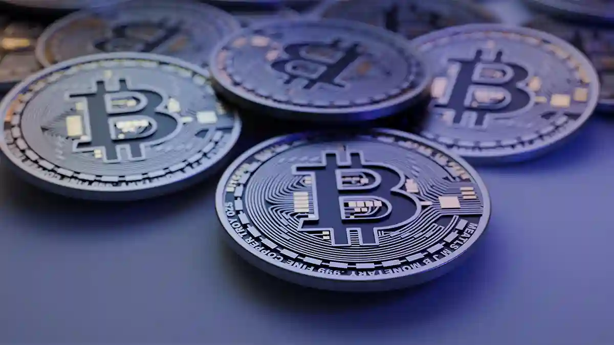 社名に「Bitcoin」でも保有はゼロ、CEOが取得を急がぬ理由を説明